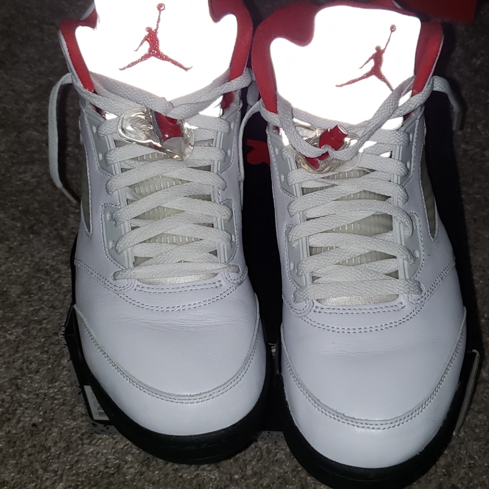 Jordan 5 fire red